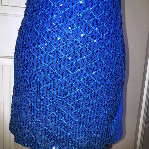 BKE Vibrant Blue Sequin Tank Top - Picture 10 of 11